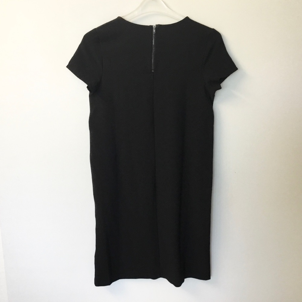 NWT Chelsea28 Short Sleeve Crepe Shift Dress - Black - XS - Picture 4 of 7